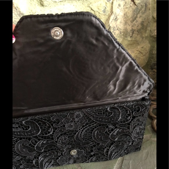 Jessica Simpson Oversize Clutch - Picture 3 of 8